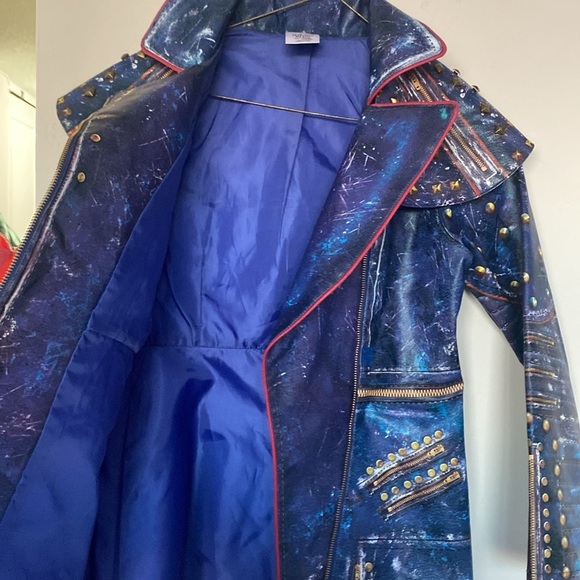 Disney Queen of Hearts Descendants Coat Size 9/10 - Picture 7 of 8